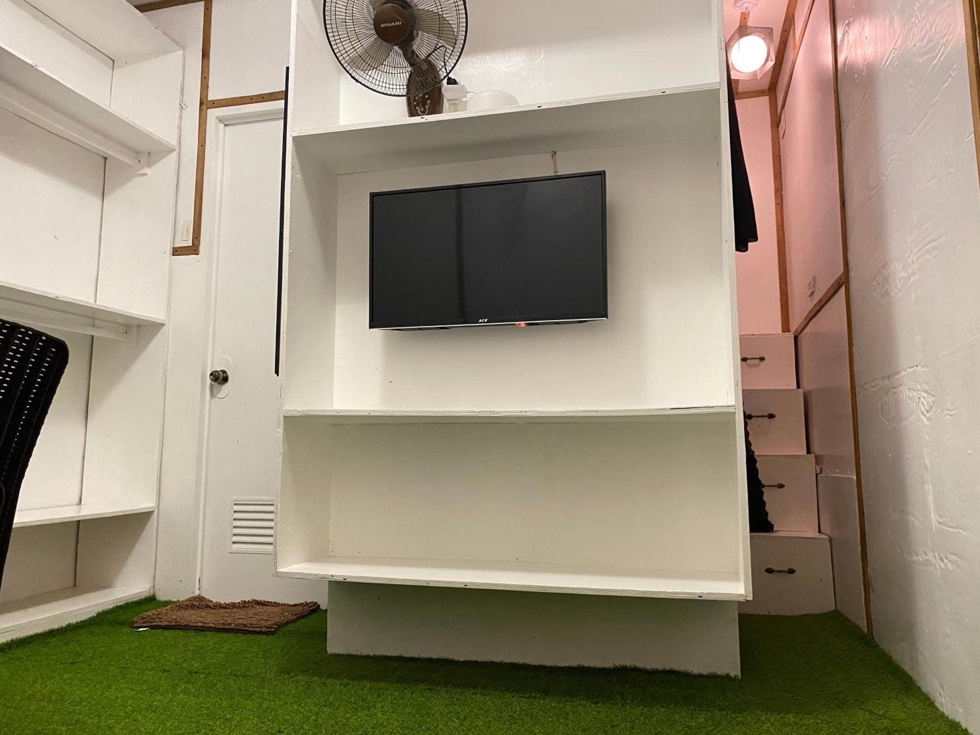 Family Room,1687533040:JPEG